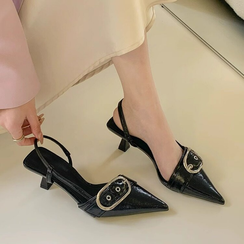 أحذية نسائية جديدة بتصميم عصري - مراجعة Casual Sandal Leather وسعره