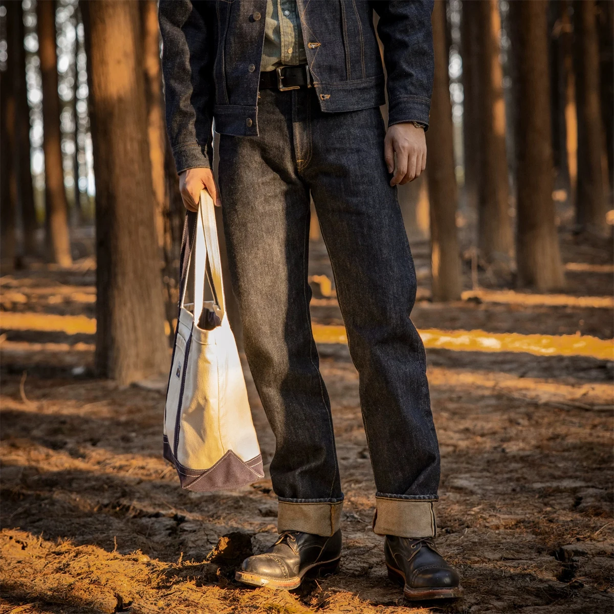 الأحمر تورنادو NOIR 21oz Selve - مراجعة Levis Jeans 501 وسعره