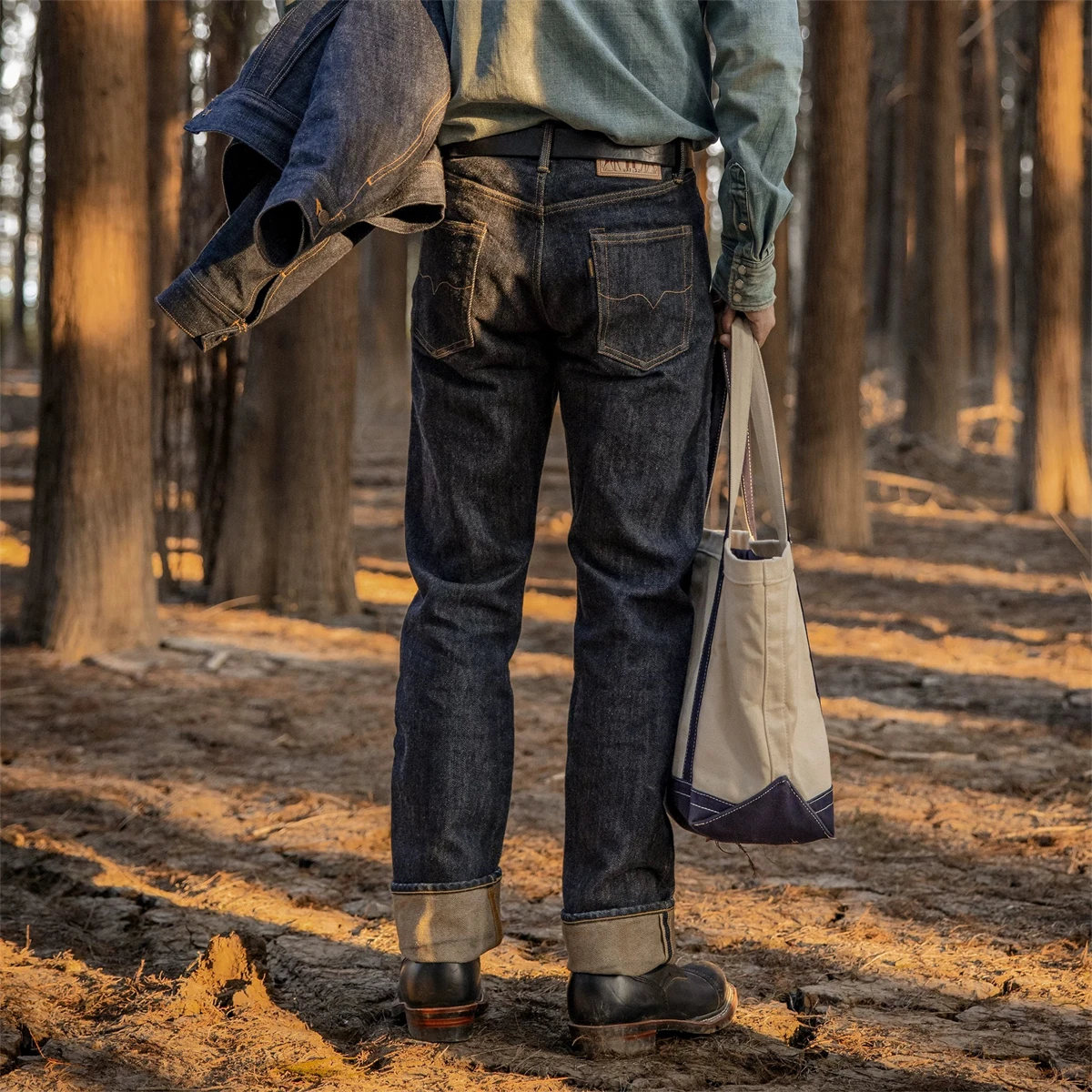 الأحمر تورنادو NOIR 21oz Selve - مراجعة Levis Jeans 501 وسعره
