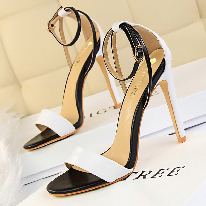 النساء أسود-أبيض موجزة الجلود  - مراجعة Casual Sandal Leather وسعره